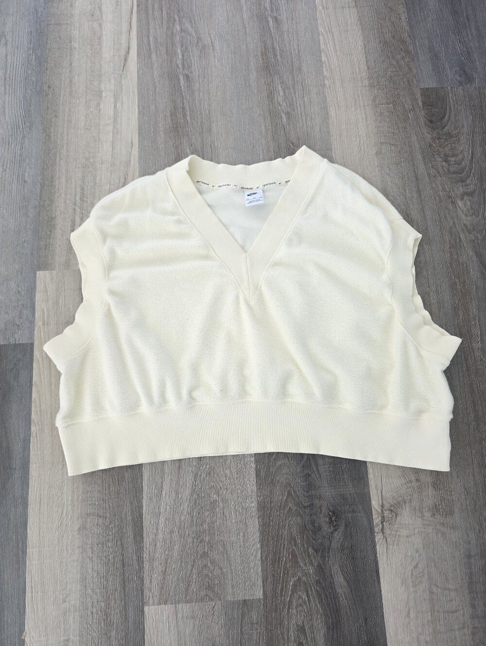 Nike Women's Light Cream V-Neck Cropped Knit Top Size XXL